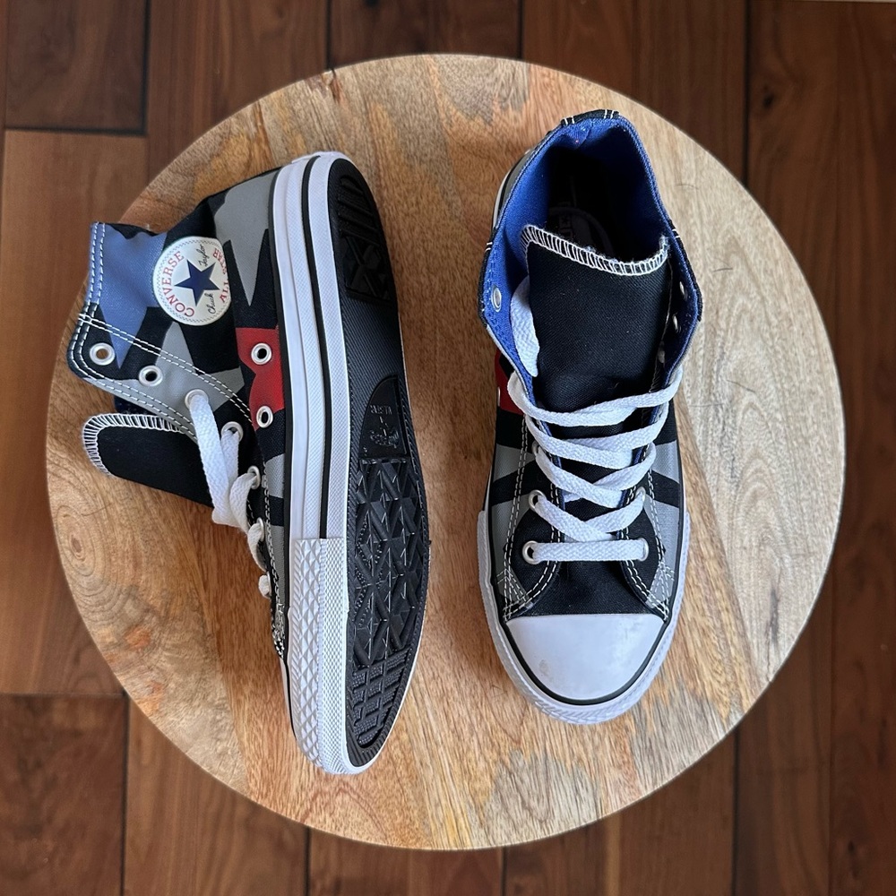 Converse High tops sz: 4 JR NWOB